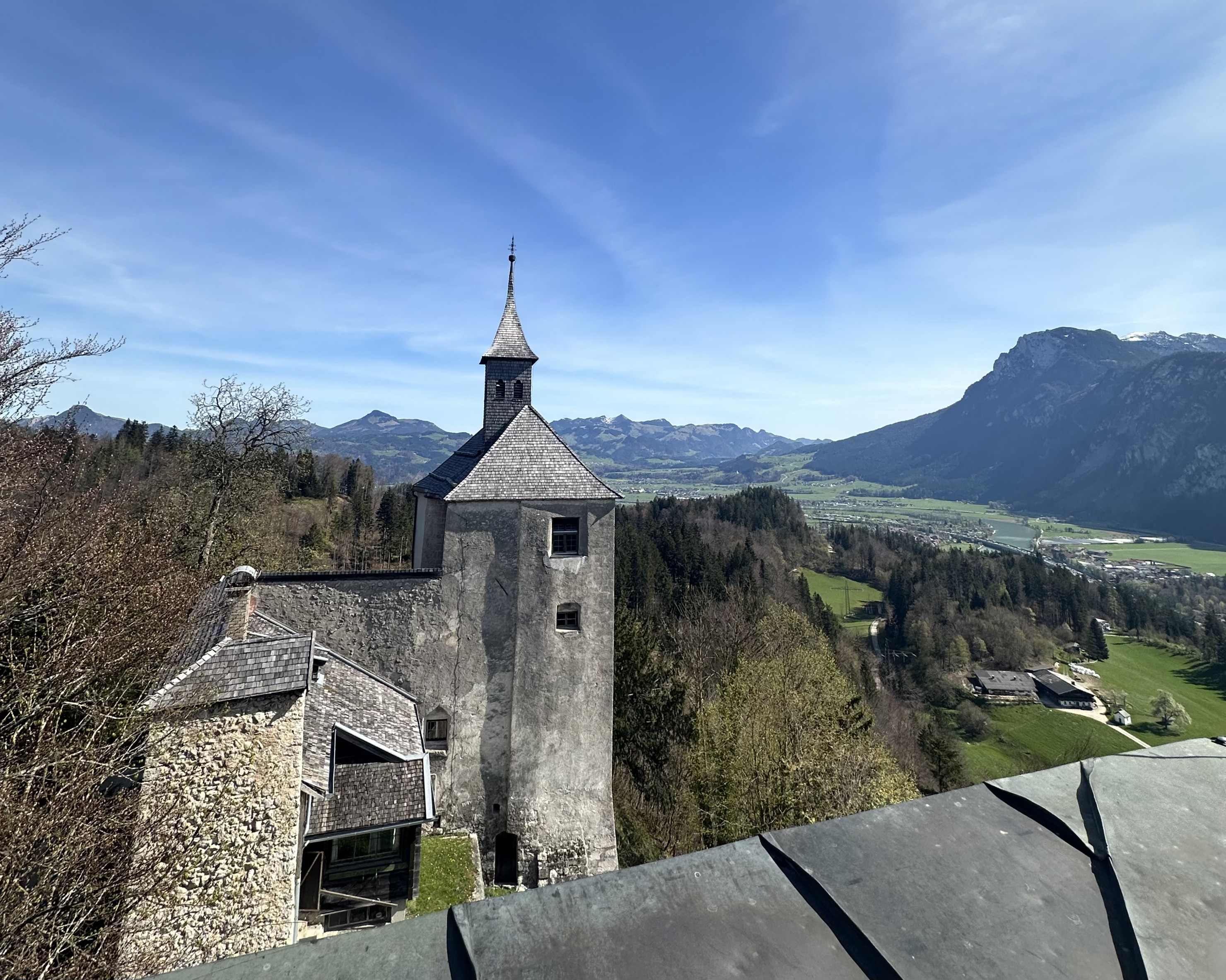 Blick zur Kapelle von der Aussichtsplattform